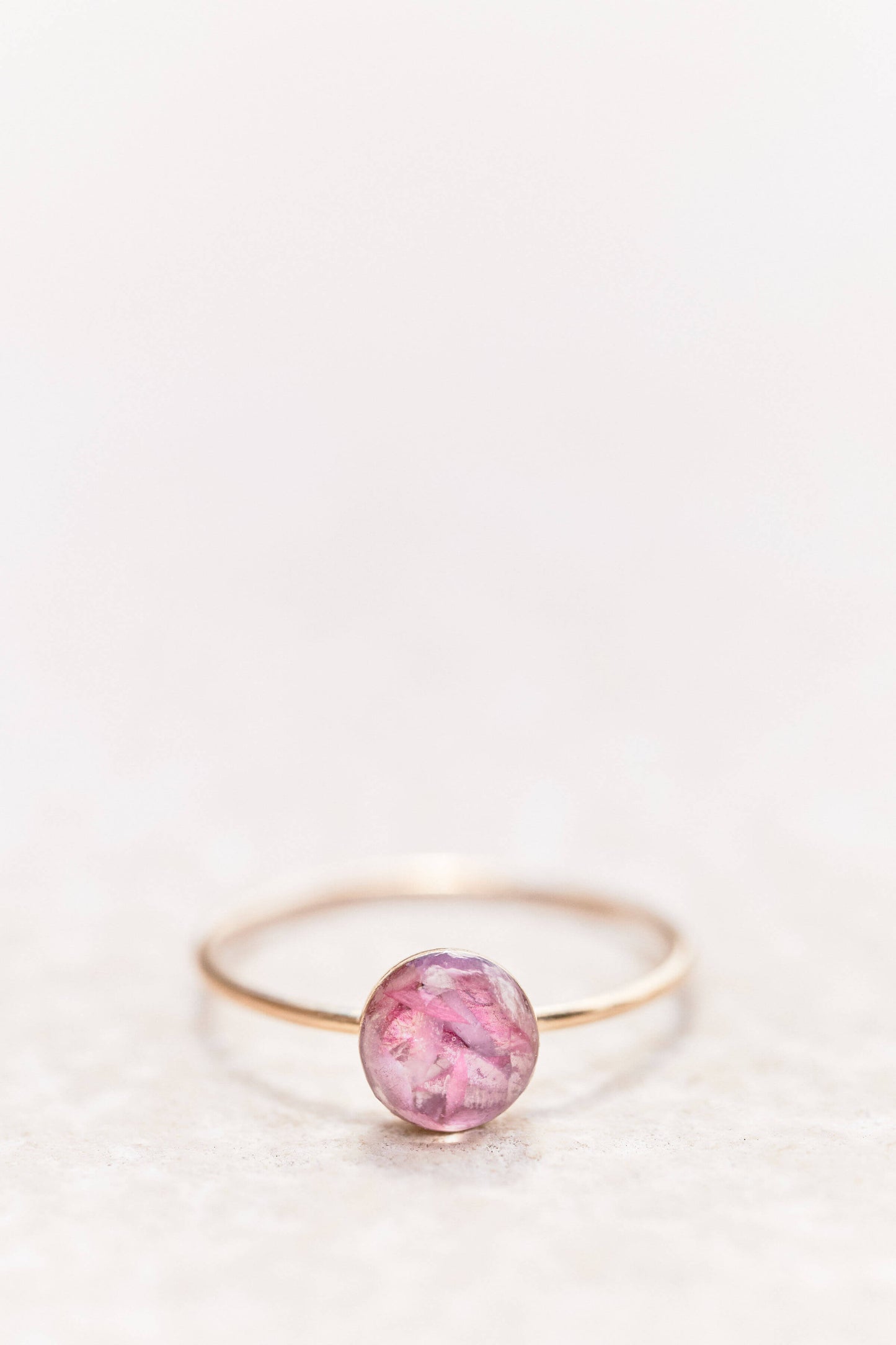 OPHÉLINE - Bague de mariage fine sur serti 6 mm OR. Tailles : 49 - 52 - 54 - 57