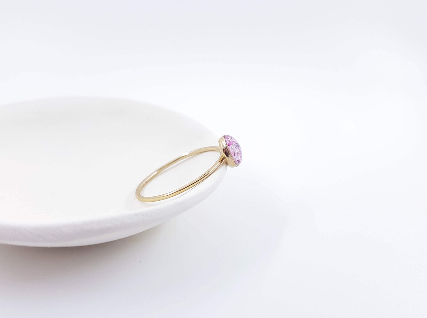 OPHÉLINE - Bague de mariage fine sur serti 6 mm OR. Tailles : 49 - 52 - 54 - 57