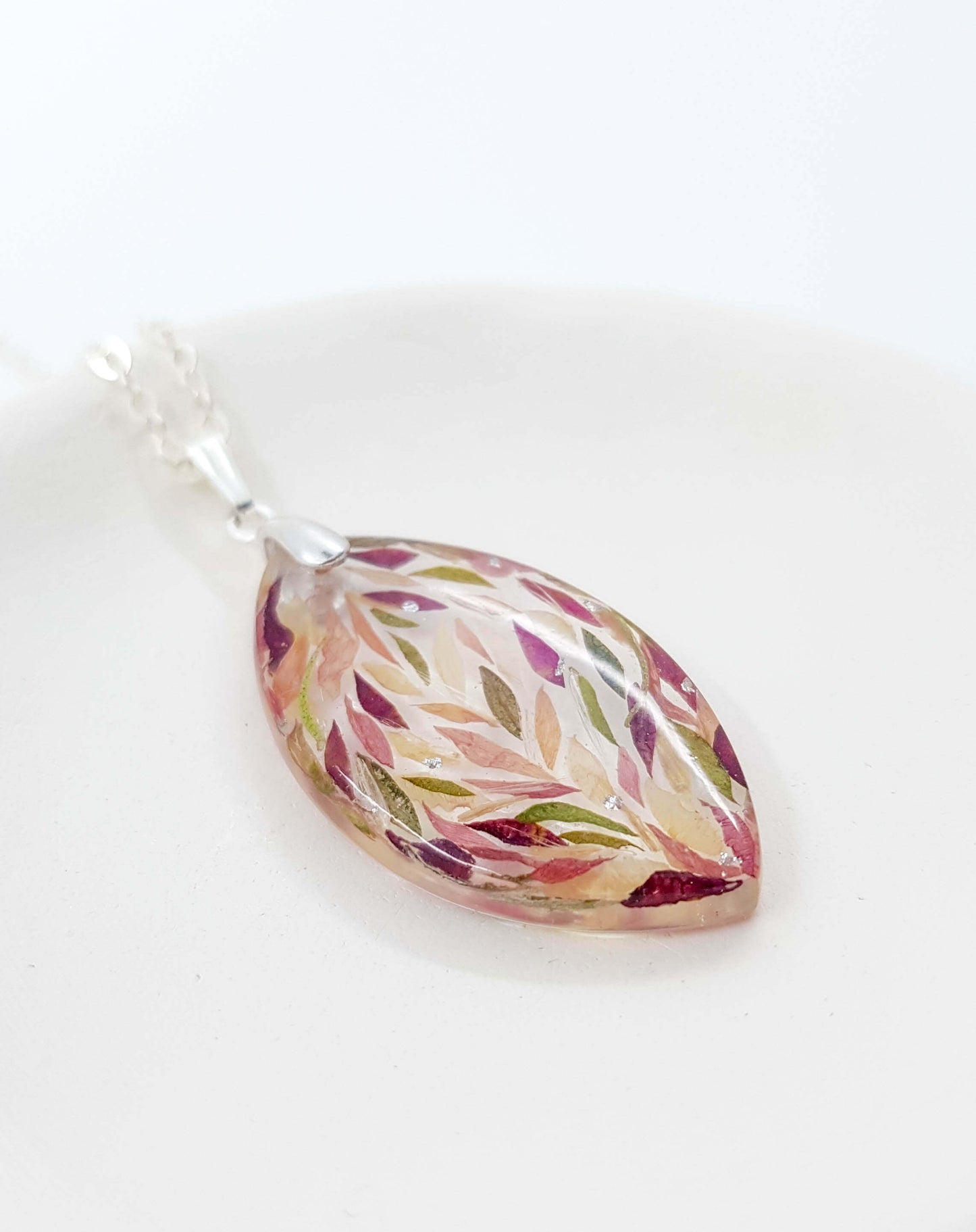 LOLA - Collier de mariage petit pendentif PÉTALE