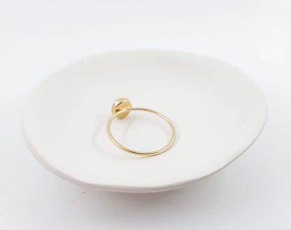 OPHÉLINE - Bague de mariage fine sur serti 6 mm OR. Tailles : 49 - 52 - 54 - 57