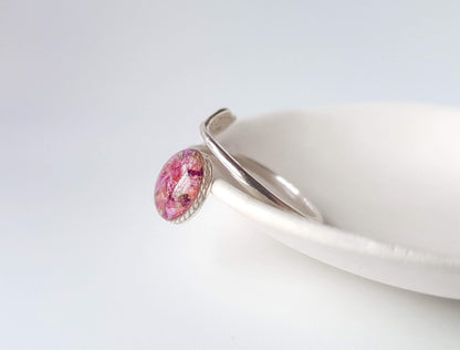 SAMEEN - Bague de mariage serti ROND 8mm avec petite FEUILLE ajustable.